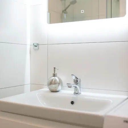 شقة Oliwka Z Prywatnym Miejscem Postojowym كارباش